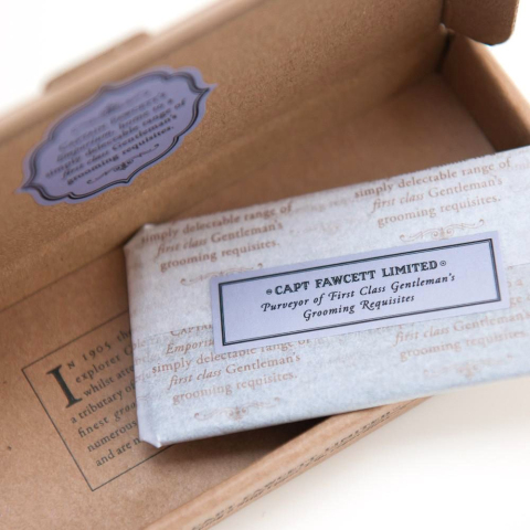 CF Чехол для расчески для усов