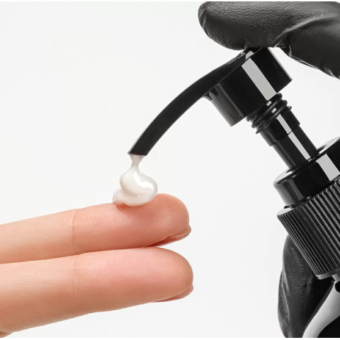 9831 RuNail Крем-финиш для рук с мочевиной 10%, 200 мл.