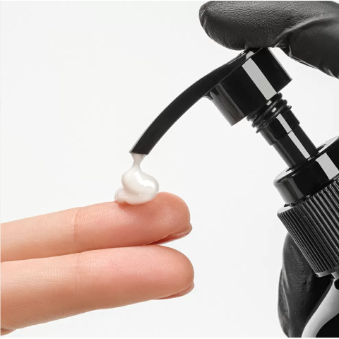 9933 RuNail Крем-финиш для рук с мочевиной 10%, 200 мл.