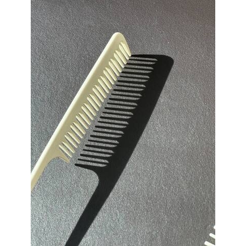 Гребень LUX 11 с карбоновым хвостиком, 210 мм.